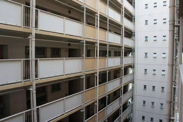為什麼日本住宅都不裝防盜門窗?聽專家一說完,真是羞愧!