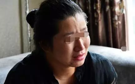 老公接婆婆來城裡住,周末鄰居說的一番話,妻子飲泣吞聲回家
