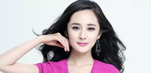 在一段成功的感情里,聰明的女人一般不會主動聯繫男人!