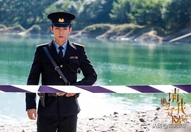 炎亞綸看「他」眼中帶戲，相聊甚歡不忘加微，網友：滿屏cp感！