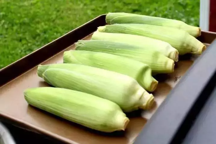 如何把玉米煮的又香又甜?吃剩的玉米要怎樣煮?來教你幾款玉米做法!!