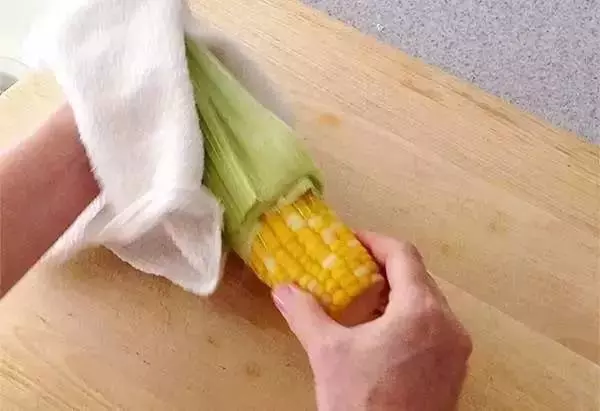 如何把玉米煮的又香又甜?吃剩的玉米要怎樣煮?來教你幾款玉米做法!!