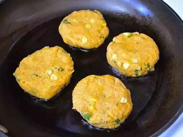 如何把玉米煮的又香又甜?吃剩的玉米要怎樣煮?來教你幾款玉米做法!!