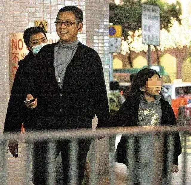 張智霖是她表弟,四大影帝是她好友,火鍋店開業驚動大半個娛樂圈!
