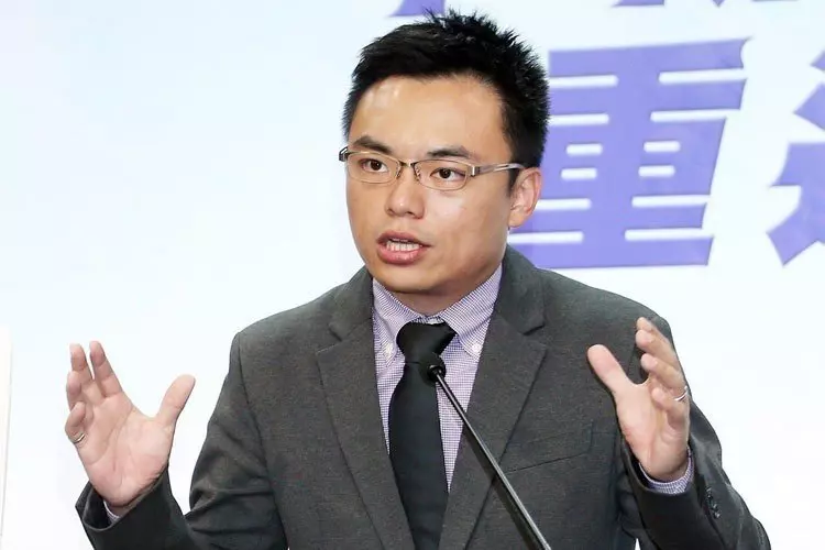 藍批促轉會是「太上皇委員會」