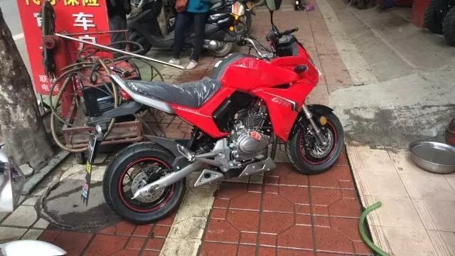 性能優異的小迷你摩托車,這一款是我們非常喜歡的摩托車類型