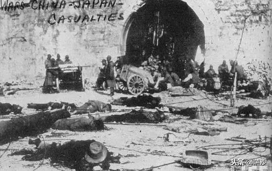 將中國平民放在船上然後弄沉:南京大屠殺日軍各種殺人取樂