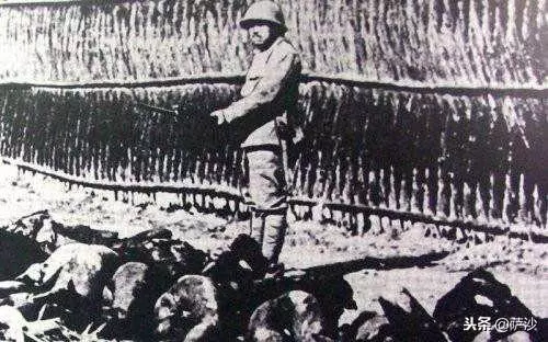 將中國平民放在船上然後弄沉:南京大屠殺日軍各種殺人取樂