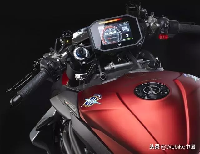 米蘭車展票選最美車款奧古斯塔「BRUTALE1000 Serie Oro」