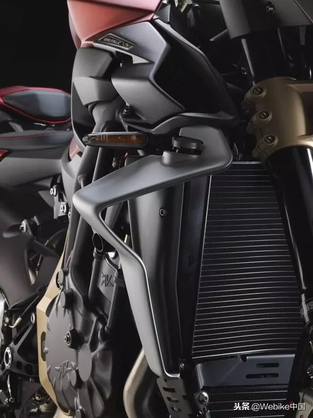 米蘭車展票選最美車款奧古斯塔「BRUTALE1000 Serie Oro」
