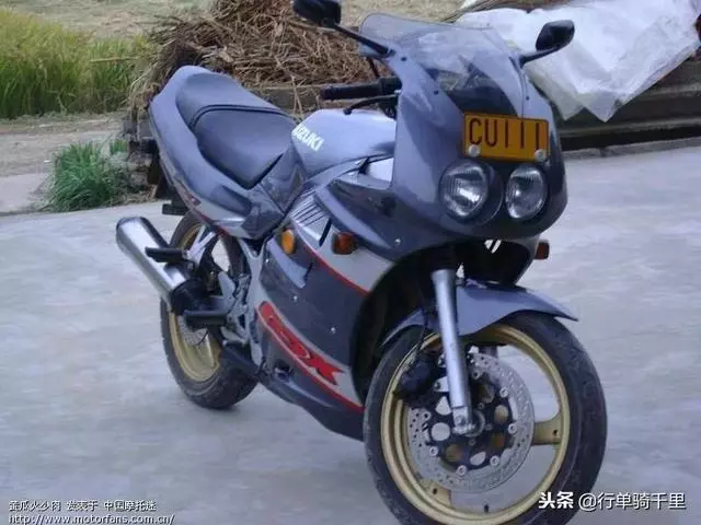 九十年代的國產摩托跑車——輕騎鈴木征服者GSX250R