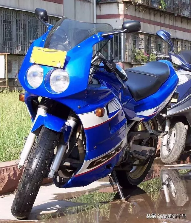 九十年代的國產摩托跑車——輕騎鈴木征服者GSX250R
