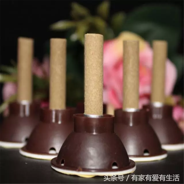 泡腳水裡丟一小把,將體內濕氣排得一乾二淨,肚子平了,腰也細了,精神飽滿
