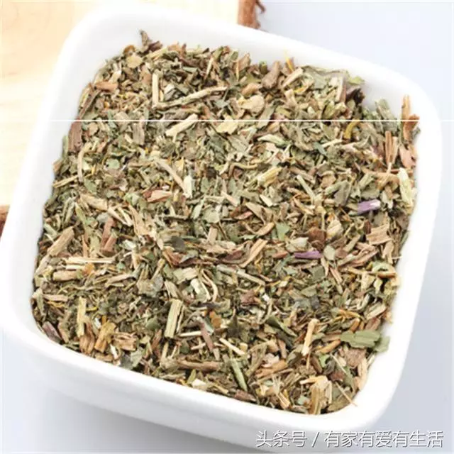 泡腳水裡丟一小把,將體內濕氣排得一乾二淨,肚子平了,腰也細了,精神飽滿