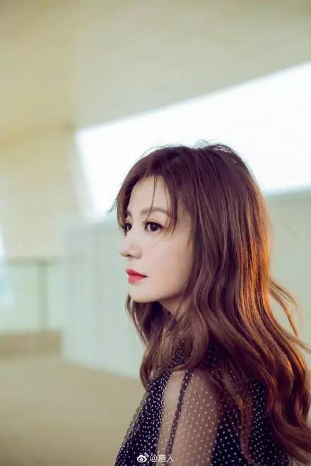 趙薇蘇有朋合體亮相,網友:瘦下來的趙薇看起來像24歲