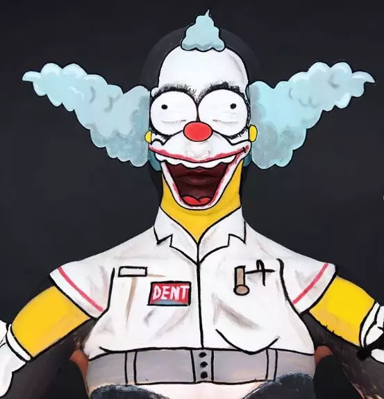超狂人體彩繪「把自己藏進3D卡通人物」看10秒才找得到本尊五官!