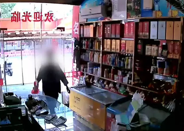 溝通很重要!聽完「爸爸一句話」21歲男狂偷過萬奢侈品 父悲:會借錢還清的