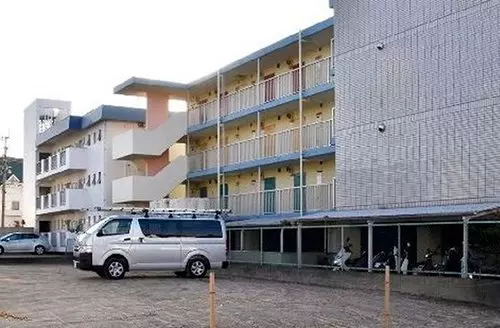 夜總會邂逅同居33年,死後屍身變白骨才知老婆假身分!