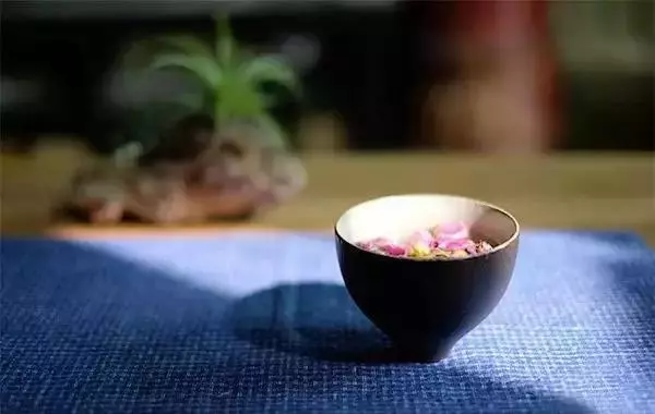 原諒我喜歡實話實說,不喜歡拐彎抹角