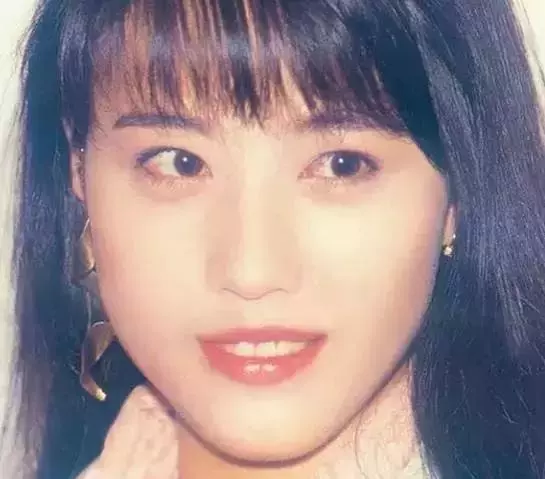 51歲周海媚戀愛12年分手坦言:我現在沒有錢沒有貌誰還會娶我?