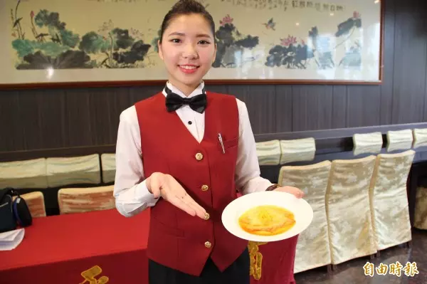 肯定永平小廚神摘金手獎 廠商當伯樂送10萬白松露練菜