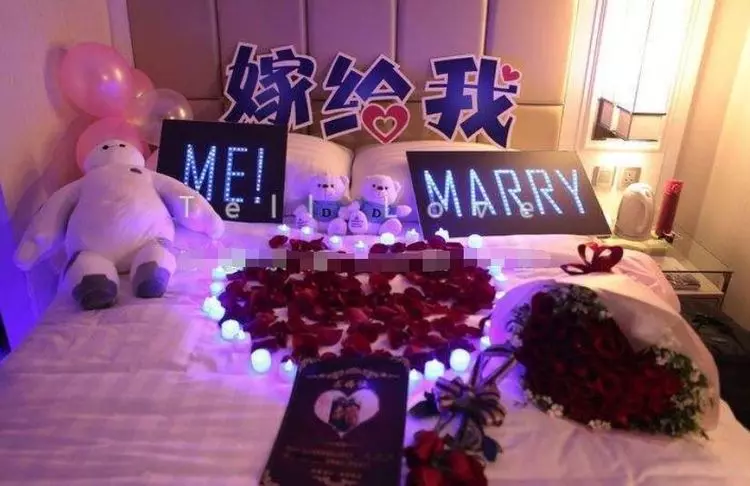 新婚夜妻子緊緊裹著被子不讓碰,老公硬扯下,一瞥直接提離婚