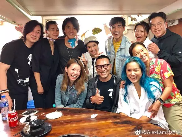 鄭伊健45歲老婆罕見露面被嫌老,看了24歲的蒙嘉慧,你才明白為什麼鄭伊健會放棄雙琪獨寵她!