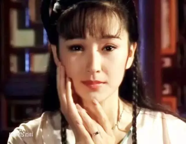 曾是台灣「第一媳婦」,從影25年塑造無數經典,現52歲仍未婚