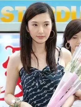 曾是台灣「第一媳婦」,從影25年塑造無數經典,現52歲仍未婚