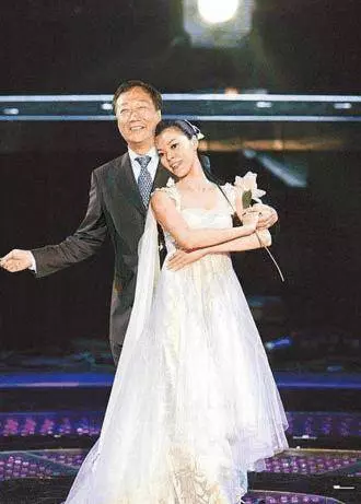 她打敗林志玲嫁入豪門,6年生3娃!原來是因為「這點」讓郭董選擇了她... -