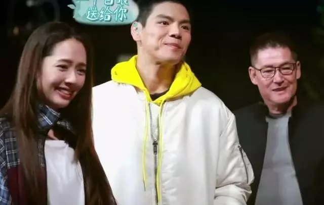 陳嵐凌晨2個小時「連續」發8條動態,乾兒子蕭敬騰視頻為向華強慶生!