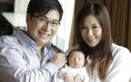 「千億媳婦」徐子淇,九年連生四胎,生男生女態度差別真大!如今要懷第五胎獲上億紅包!