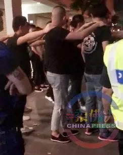 小車禍大衝突, 60大漢圍毆3人 !