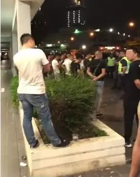 小車禍大衝突, 60大漢圍毆3人 !