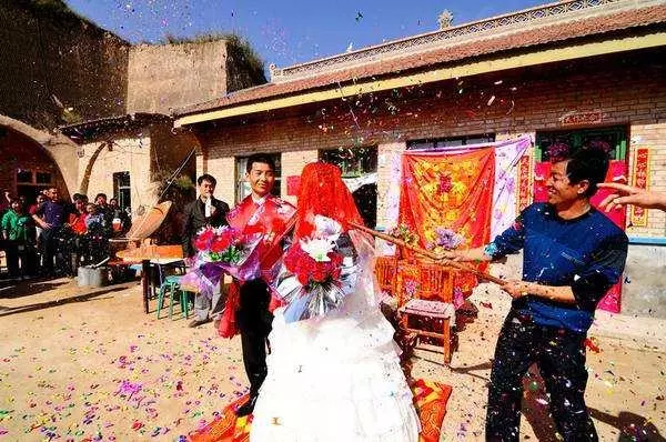 老公婚後跟我分房睡,婆婆帶我看了他的房間,我堅決要離婚