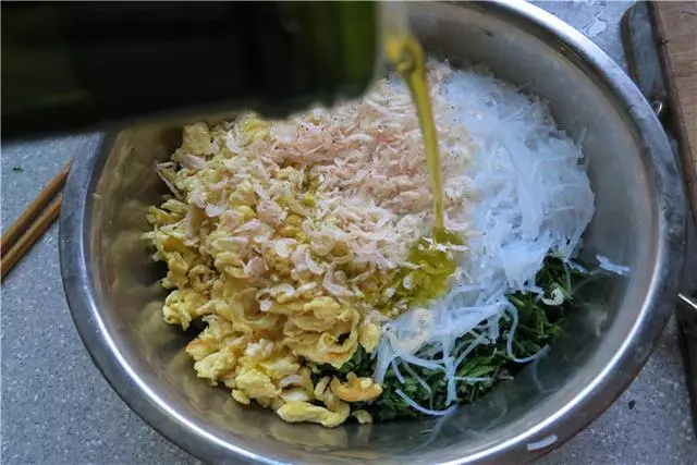 分享皮薄如紙全燙麵韭菜餅的做法關鍵還不露餡,放涼了也不硬