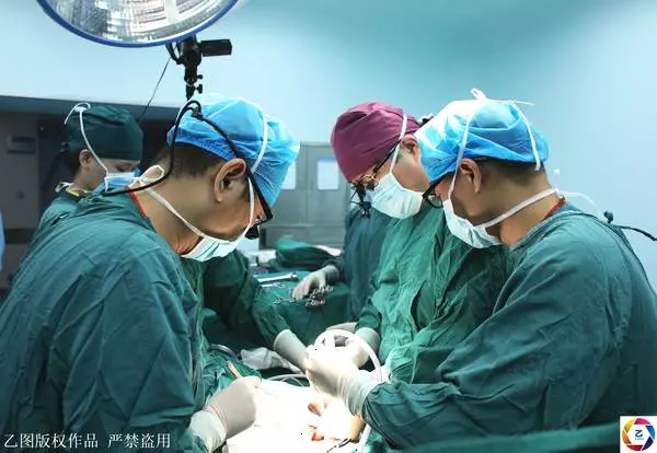 29歲婷婷,年輕媽媽生下寶寶再也沒睜開眼睛,家人含淚捐器官,讓5人獲新生
