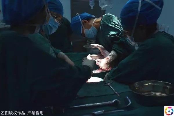 29歲婷婷,年輕媽媽生下寶寶再也沒睜開眼睛,家人含淚捐器官,讓5人獲新生