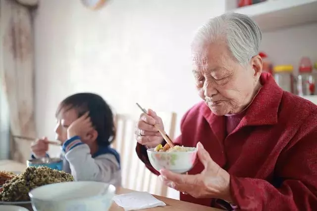 「對不起,爸爸沒本事。」 一句話看哭無數人