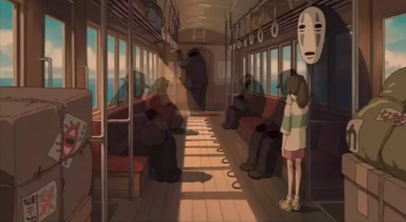 一秒置身宮崎駿動畫!《神隱少女》海中鐵軌真實存在 一路往前「被寬闊湛藍大海包圍」美到屏息