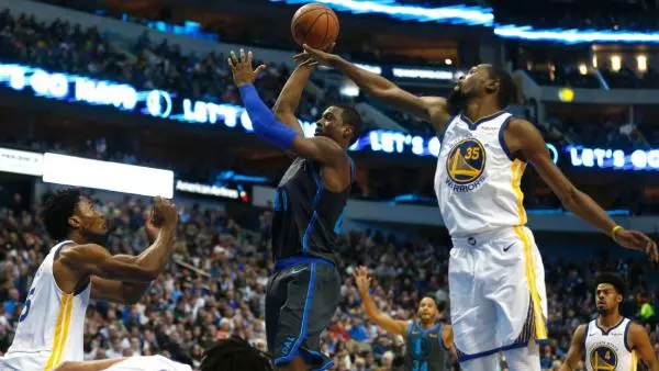 偷腥NBA球星「遭球迷垃圾話」辱罵 當場做出失控舉動「NBA開罰45萬」:球員必須感謝球迷!