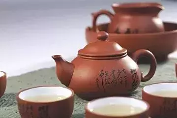水杯選不對,喝水都危險!六種材質的水杯,哪個更好