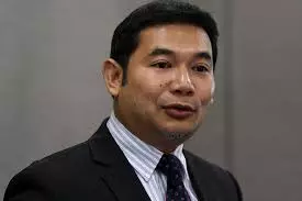 【昨天努魯依莎和凱里拉拉菲茲會晤共餐】原來密謀商討「重大事件」?!
