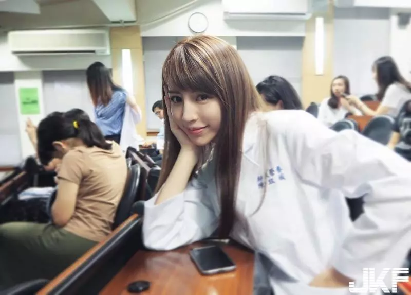 倫敦大學正妹「媛仔」身材超好,不管穿什麼都超緊繃!