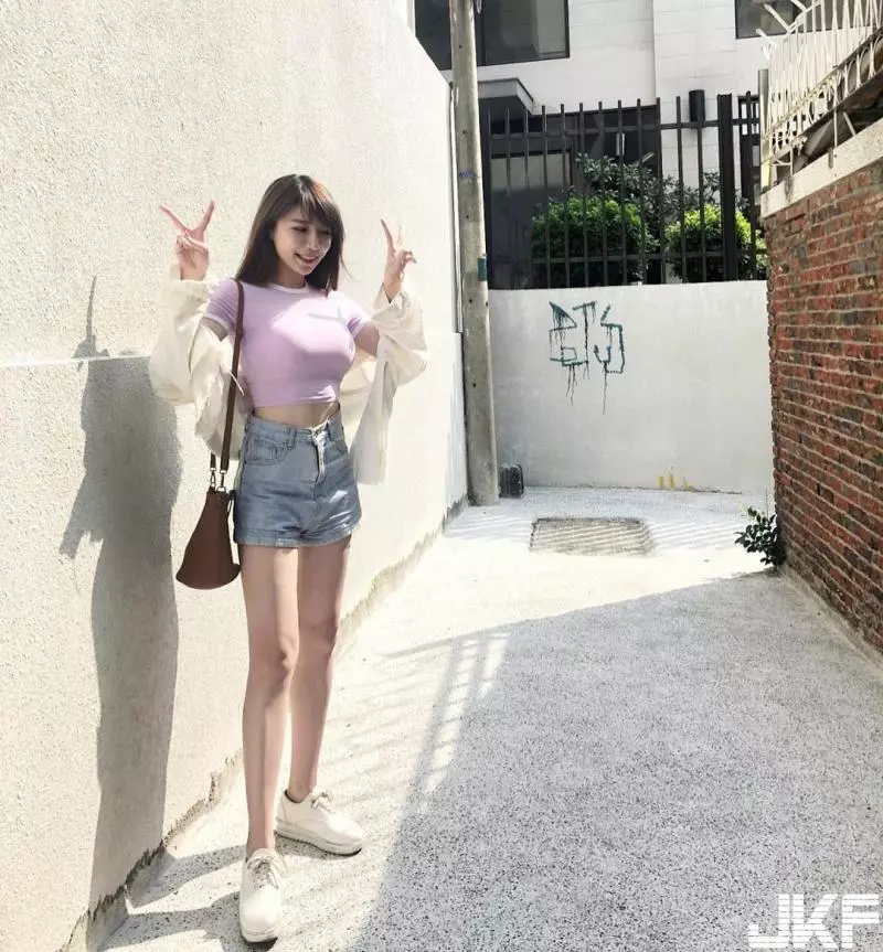 倫敦大學正妹「媛仔」身材超好,不管穿什麼都超緊繃!