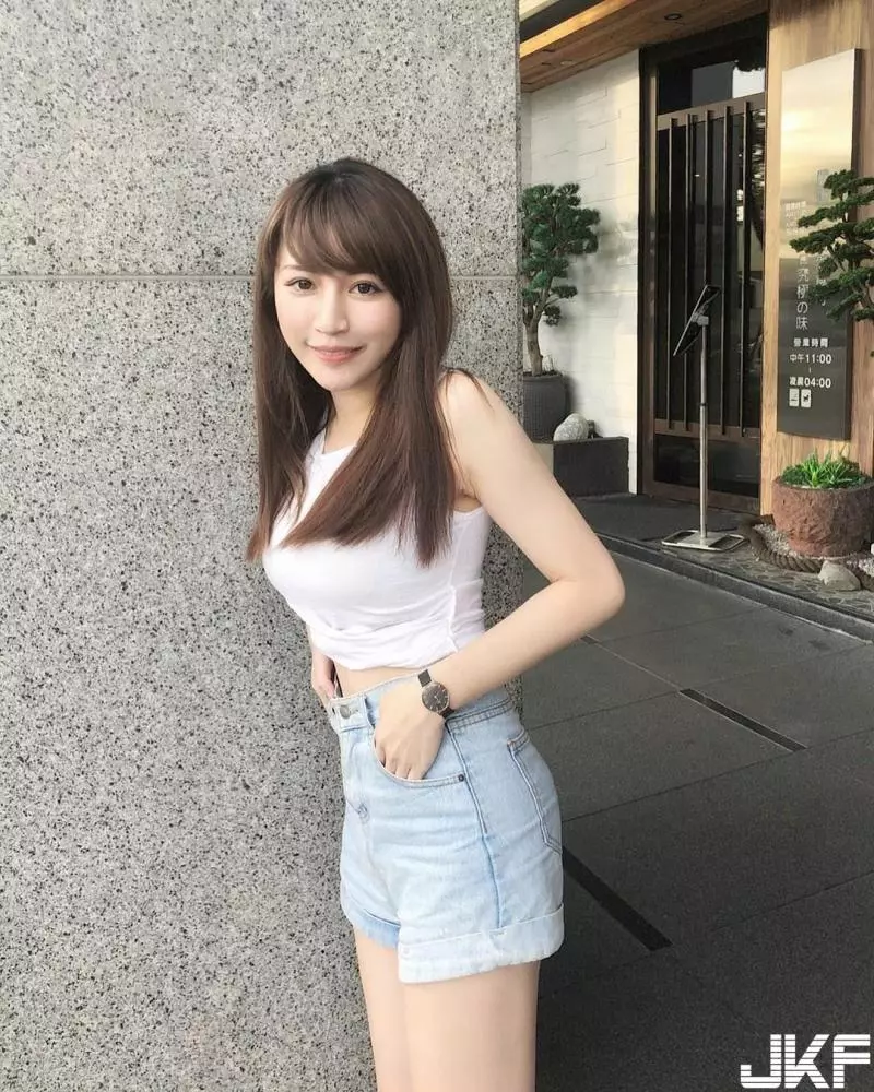 倫敦大學正妹「媛仔」身材超好,不管穿什麼都超緊繃!