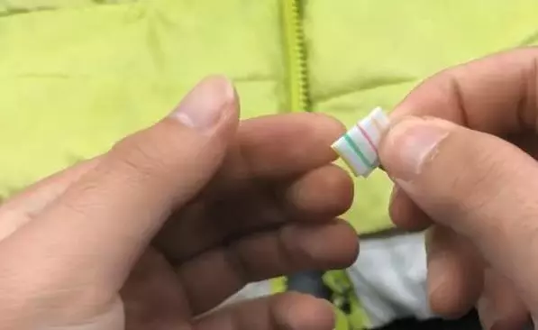 衣服拉鍊壞了別著急換新,只需一根吸管就能修好,真是省錢又實用!