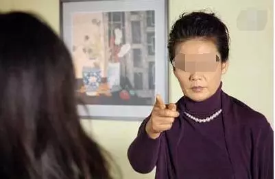 妻子弄丟兒子,母親逼他離婚,九年後兒子回來,講出真相他卻蒙住