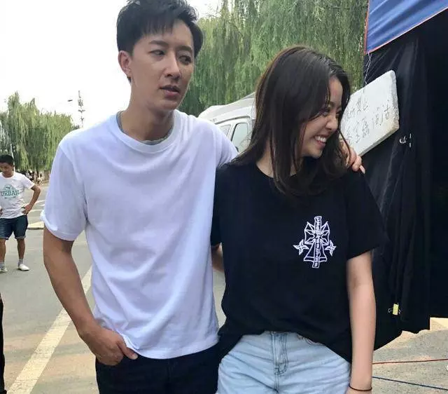 19歲擁有55億身價,娛樂圈都不敢惹她,就連成龍都不敢搭她的肩!