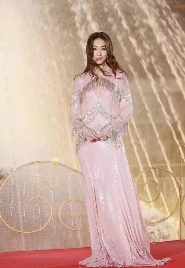 TVB女星再現「宮心計」,「胡說八道」姐妹團公然排擠新小花旦?